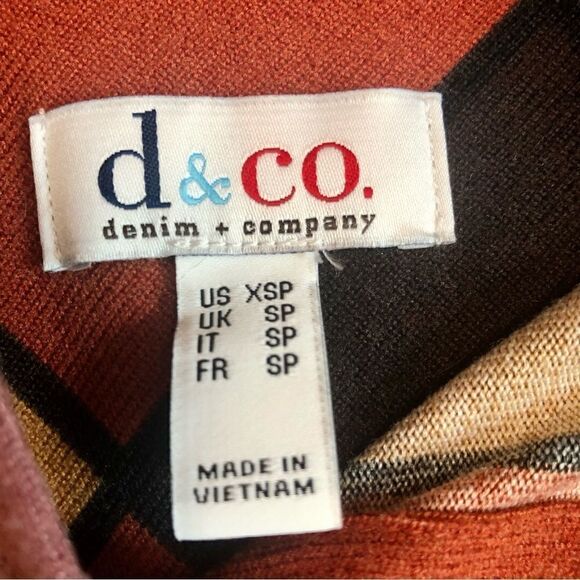 D & Co Women’s Retro Looking Stretch Long Sleeve Button Up Blouse with Pockets - Picture 10 of 12